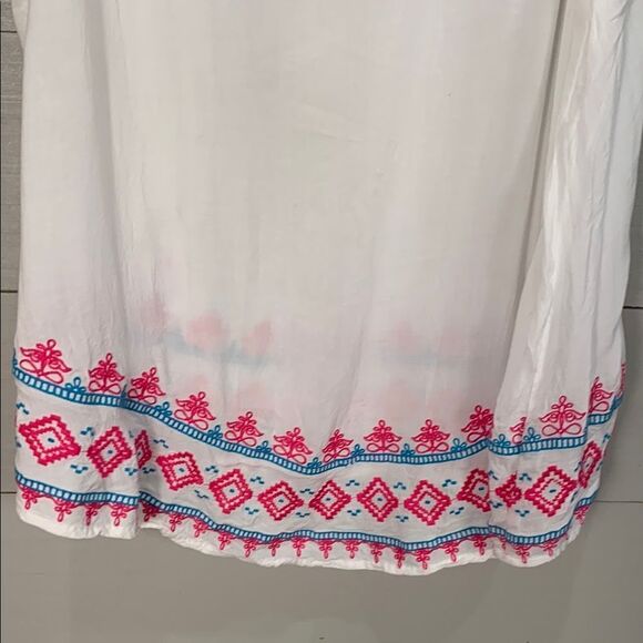 Torrid Embroidered White and Pink Women's spaghetti strap summer tank top - Picture 3 of 8